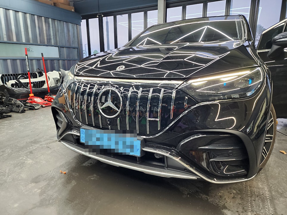 벤츠 Eqe500 suv - 정품 세로그릴 " 전기차도 세로그릴이 어울리죠"