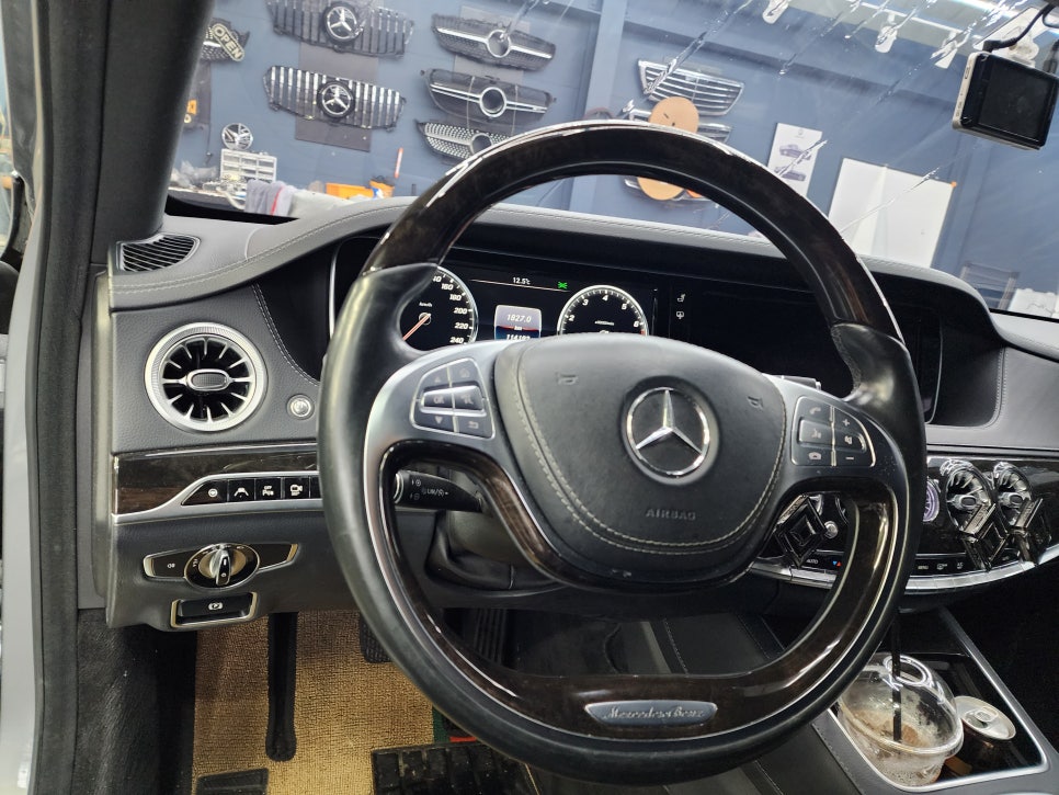 벤츠 S500 - amg D컷 커스텀 핸들 " 기분 좋은 드라이빙의 시작 !!"