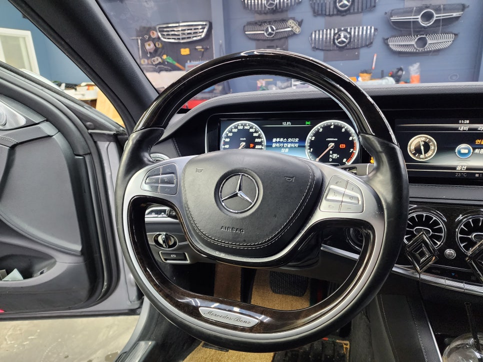 벤츠 S500 - amg D컷 커스텀 핸들 " 기분 좋은 드라이빙의 시작 !!"