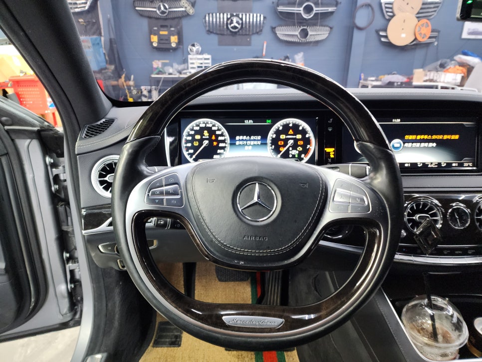 벤츠 S500 - amg D컷 커스텀 핸들 " 기분 좋은 드라이빙의 시작 !!"