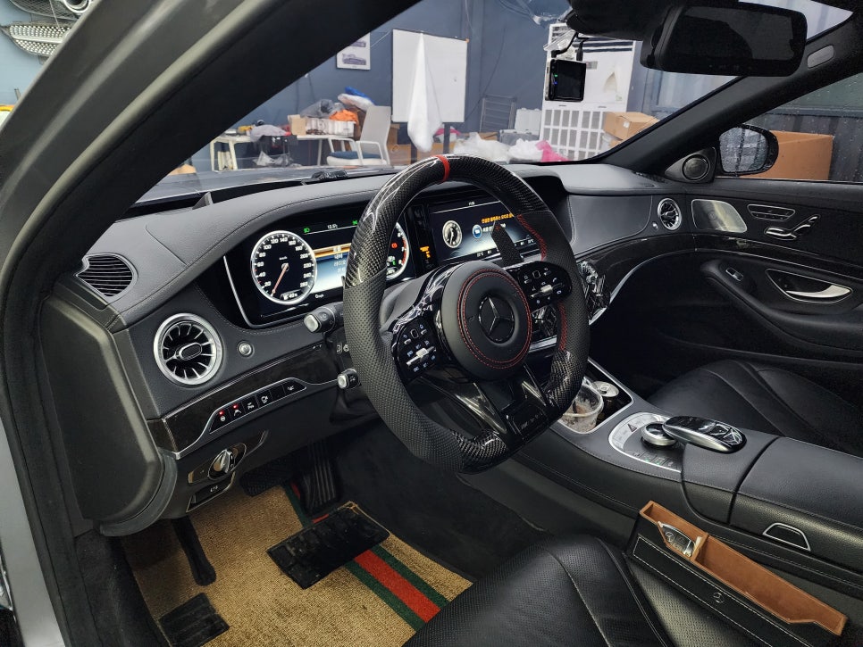 벤츠 S500 - amg D컷 커스텀 핸들 " 기분 좋은 드라이빙의 시작 !!"