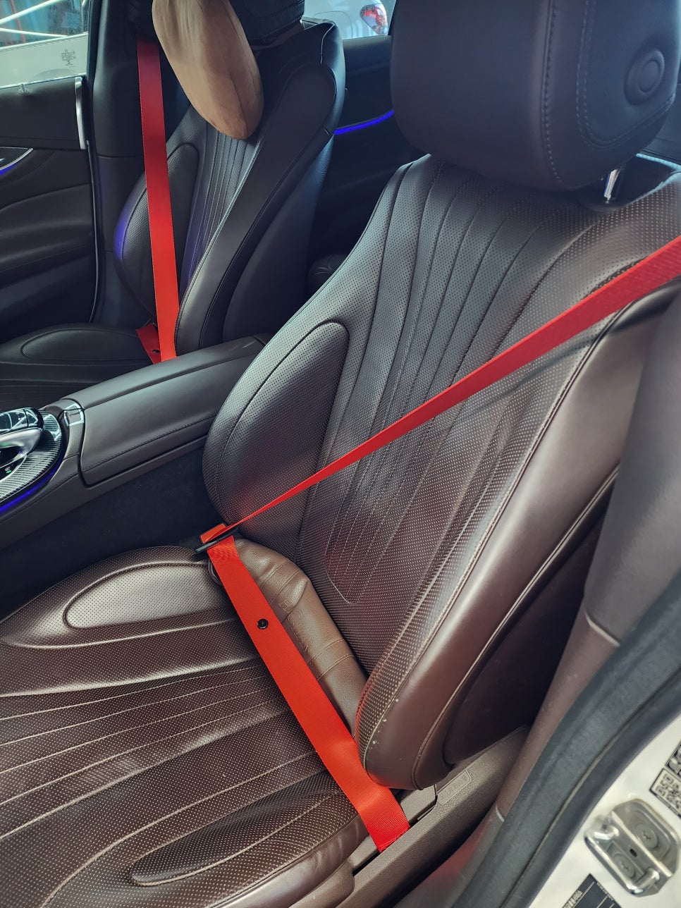 벤츠 Cls400d - 1,2열 컬러 안전벨트 " 안전벨트도 예쁘게~ 컬러를 입히다!! "