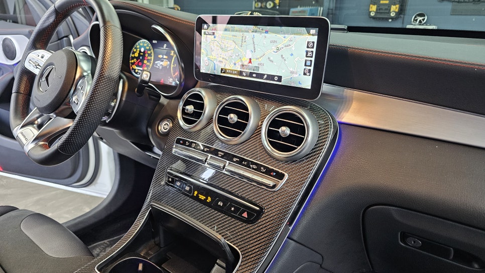 벤츠 Glc43amg - 송풍구엠비언트(정품led)