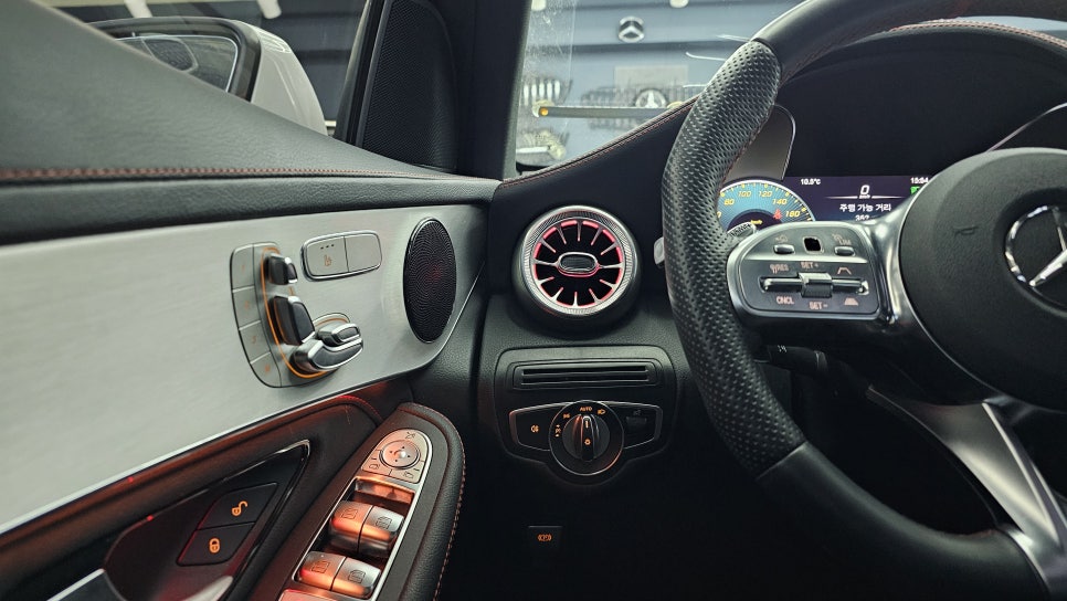 벤츠 Glc43amg - 송풍구엠비언트(정품led)