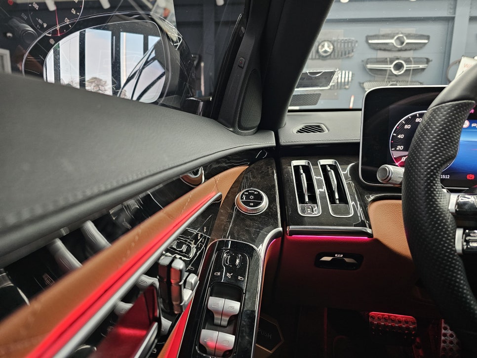 벤츠 S500 - 액티브 엠비언트 & 4D부메스터 패키지 시공