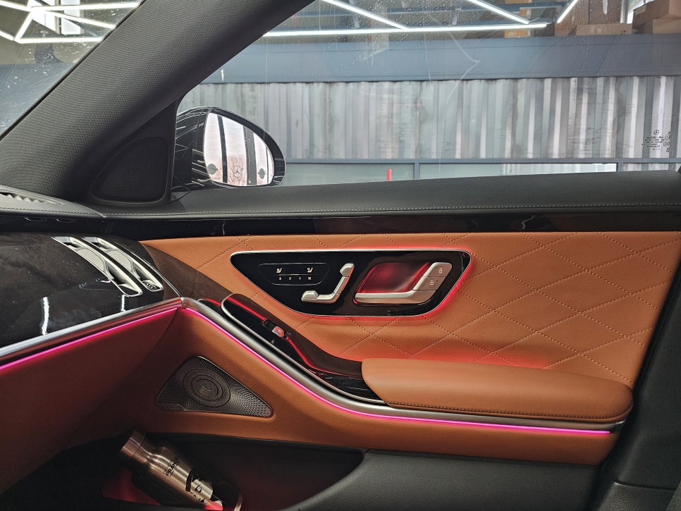 벤츠 S500 - 액티브 엠비언트 & 4D부메스터 패키지 시공