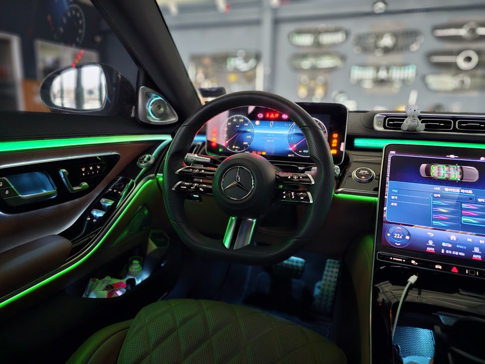 벤츠 S500 - 액티브 엠비언트 & 4D부메스터 패키지 시공