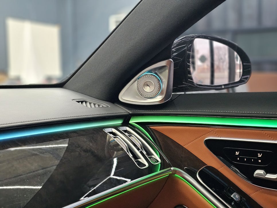 벤츠 S500 - 액티브 엠비언트 & 4D부메스터 패키지 시공