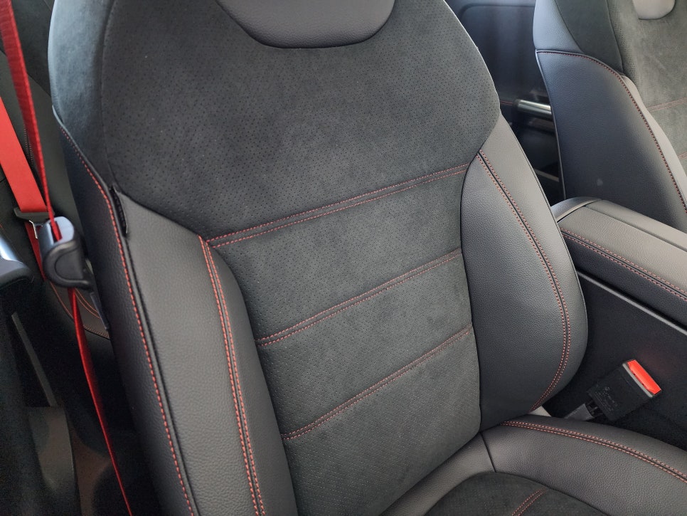 벤츠 Gla45amg - 통풍시트 " 더워지기 전 미리 통풍시트 시공하세요 ! "