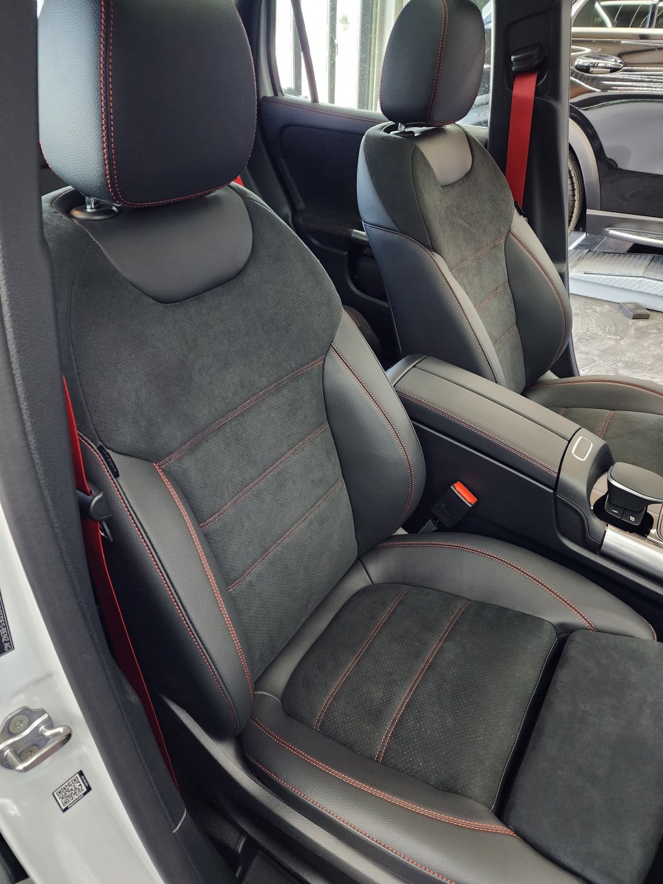 벤츠 Gla45amg - 통풍시트 " 더워지기 전 미리 통풍시트 시공하세요 ! "