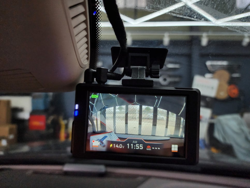 벤츠 E220d - 블랙박스 & 보조배터리 맛집 ; 파인뷰 lxq500, 에코파워팩 s8