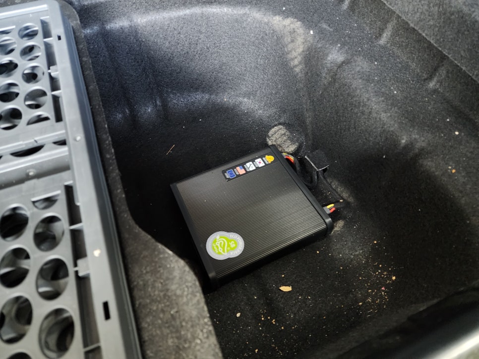 벤츠 E220d - 블랙박스 & 보조배터리 맛집 ; 파인뷰 lxq500, 에코파워팩 s8