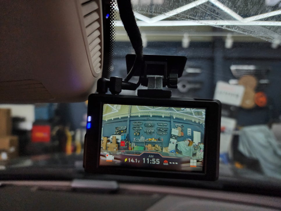 벤츠 E220d - 블랙박스 & 보조배터리 맛집 ; 파인뷰 lxq500, 에코파워팩 s8