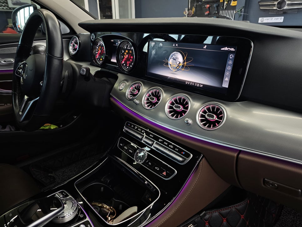 벤츠 E220d 카브리올레 - 송풍구 엠비언트 (정품led)