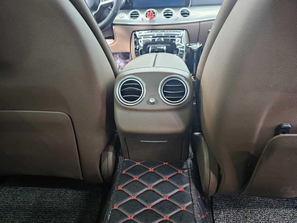 벤츠 E220d 카브리올레 - 송풍구 엠비언트 (정품led)