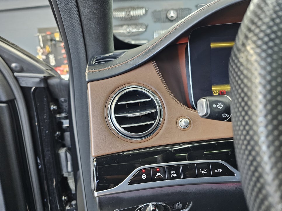 벤츠 S63amg - 송풍구엠비언트(정품led) & 3d부메스터(하이클라스)