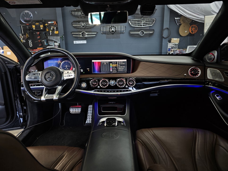 벤츠 S63amg - 송풍구엠비언트(정품led) & 3d부메스터(하이클라스)