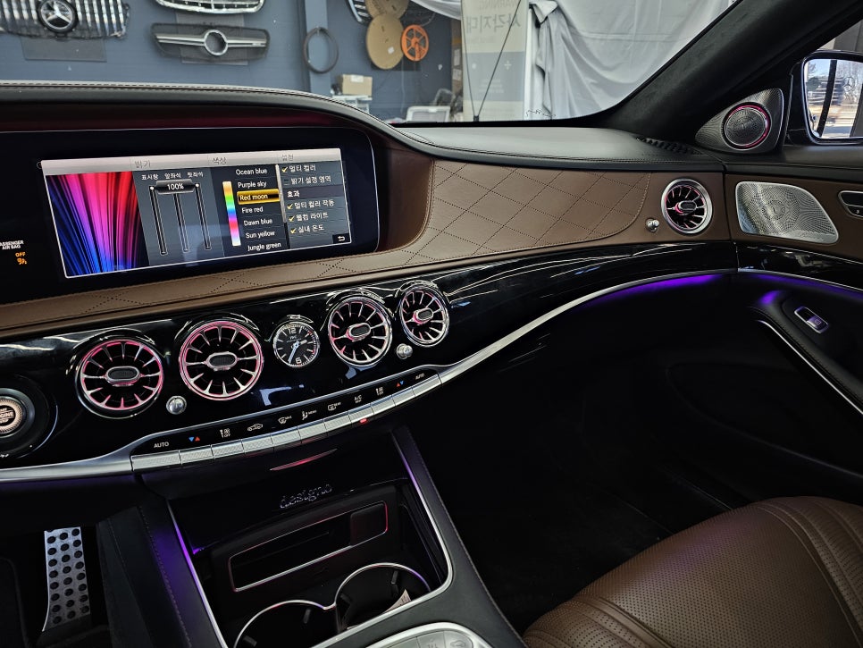 벤츠 S63amg - 송풍구엠비언트(정품led) & 3d부메스터(하이클라스)