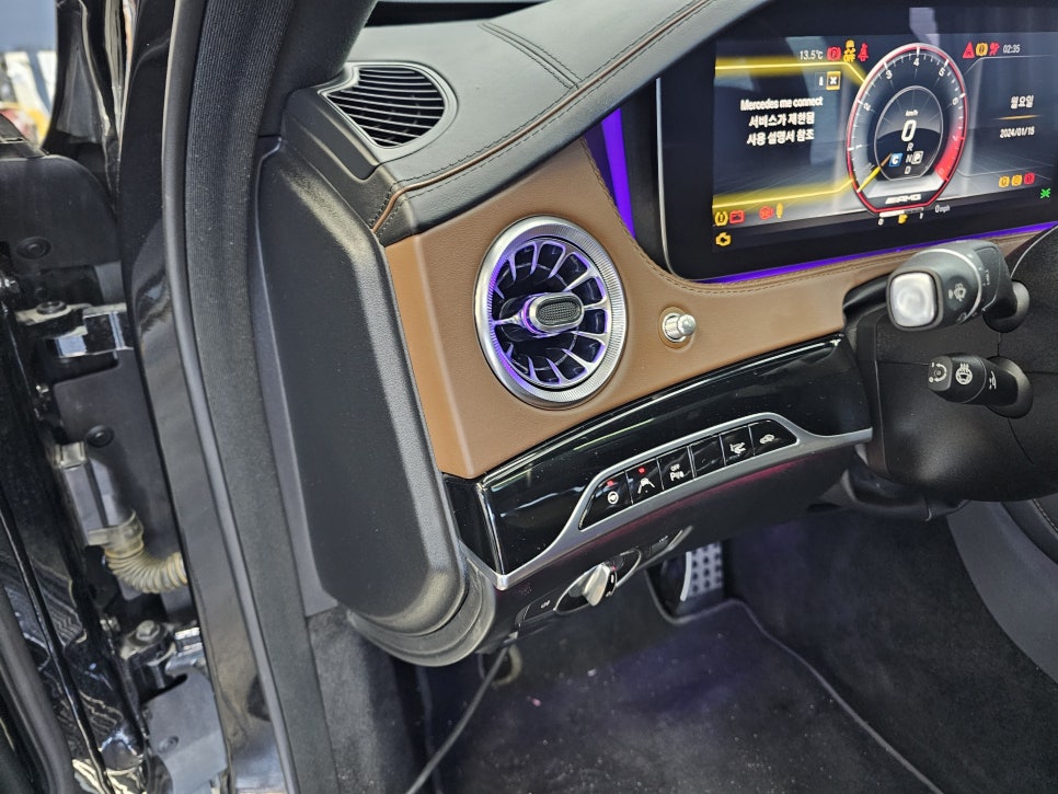 벤츠 S63amg - 송풍구엠비언트(정품led) & 3d부메스터(하이클라스)