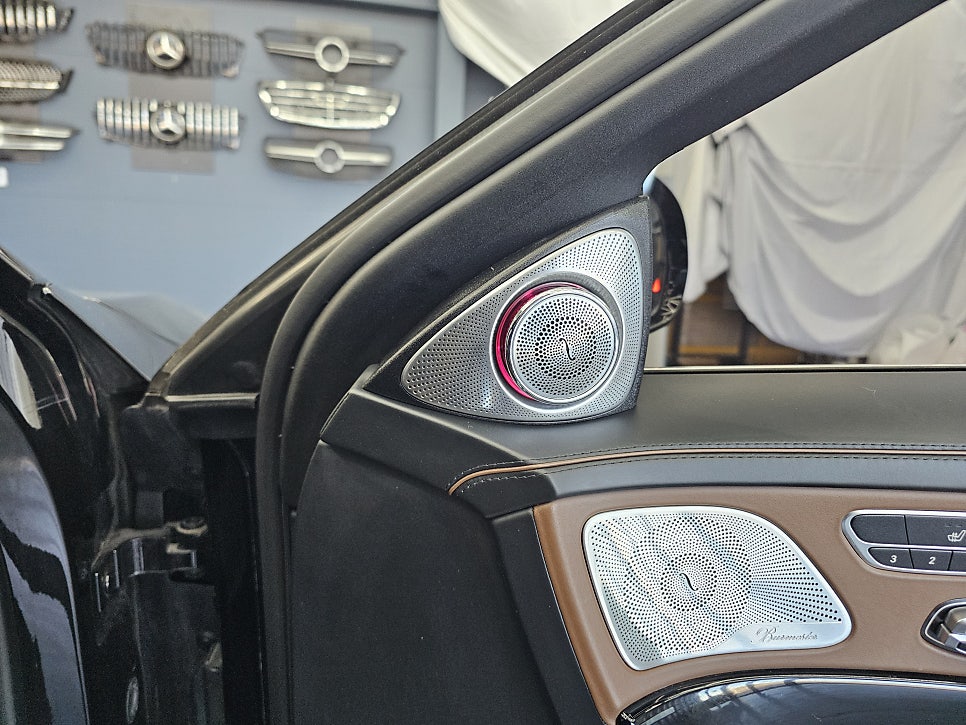 벤츠 S63amg - 송풍구엠비언트(정품led) & 3d부메스터(하이클라스)