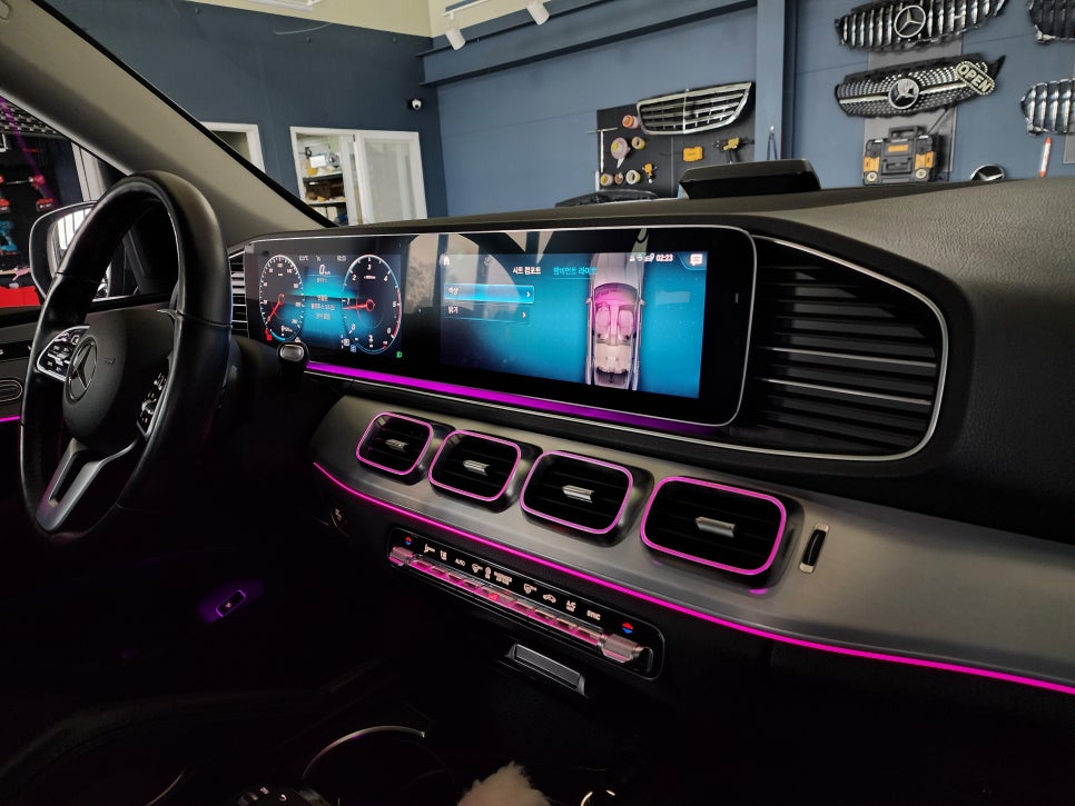 벤츠 Gle300d - 송풍구엠비언트 &1열 레드안전벨트