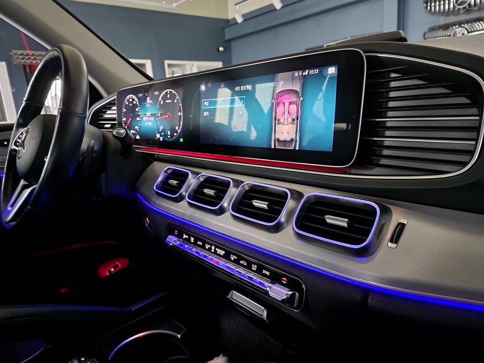 벤츠 Gle300d - 송풍구엠비언트 &1열 레드안전벨트