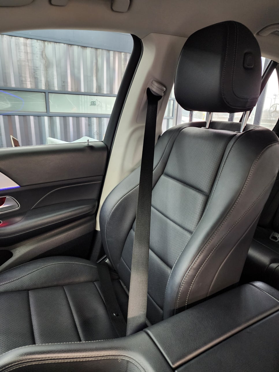 벤츠 Gle300d - 송풍구엠비언트 &1열 레드안전벨트