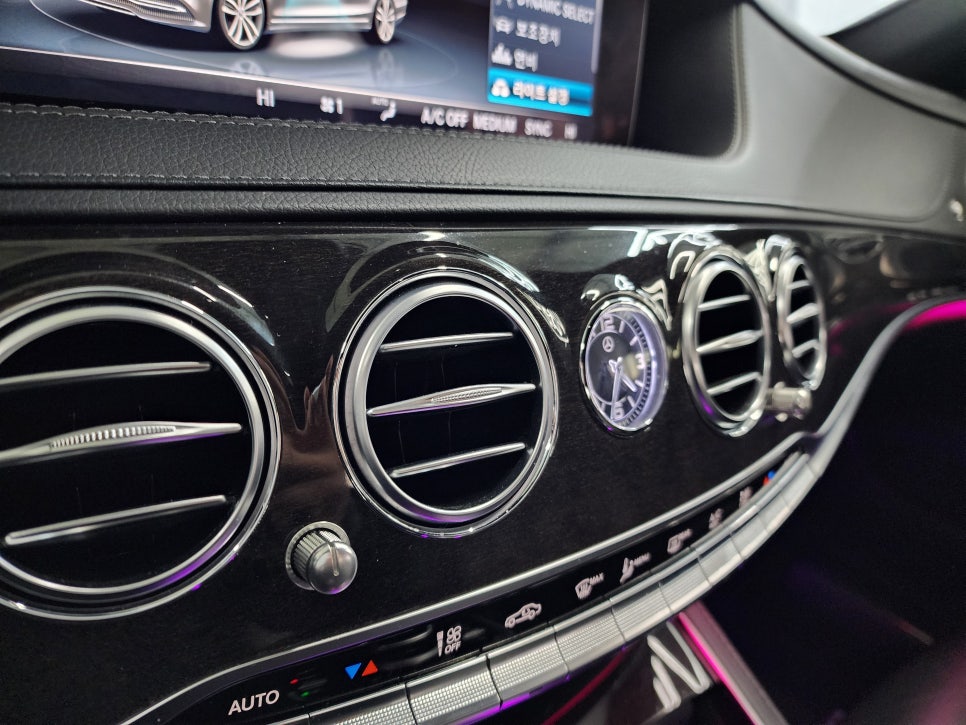 벤츠 S350d - 송풍구엠비언트  " 다채롭고 화려한 실내 분위기~~"