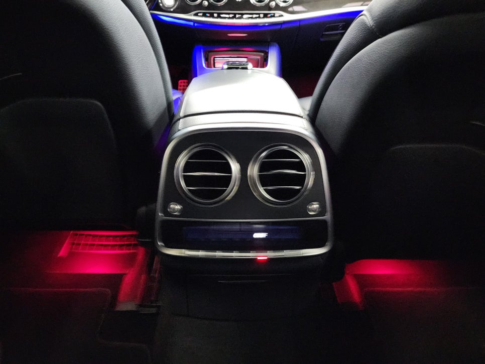 벤츠 S350d - 송풍구엠비언트  " 다채롭고 화려한 실내 분위기~~"