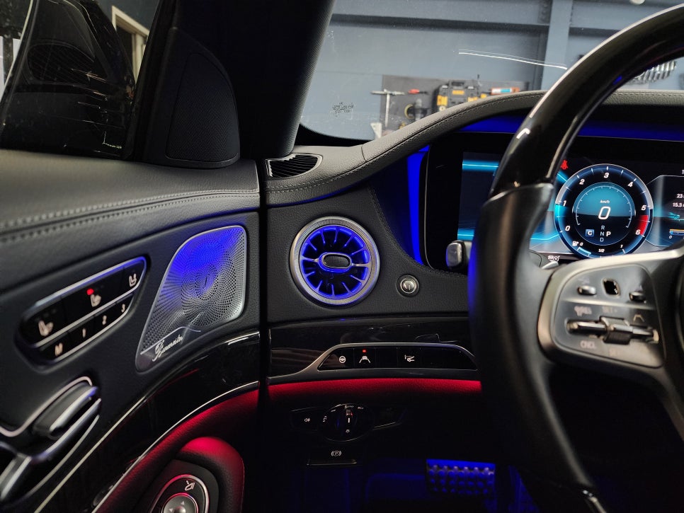 벤츠 S350d - 송풍구엠비언트  " 다채롭고 화려한 실내 분위기~~"