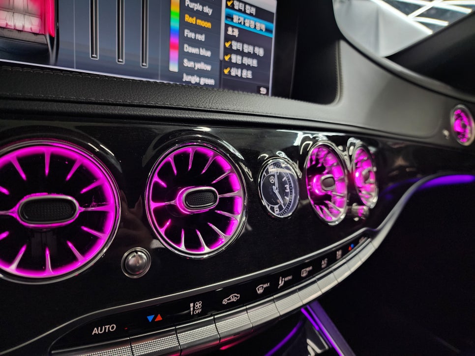 벤츠 S350d - 송풍구엠비언트  " 다채롭고 화려한 실내 분위기~~"