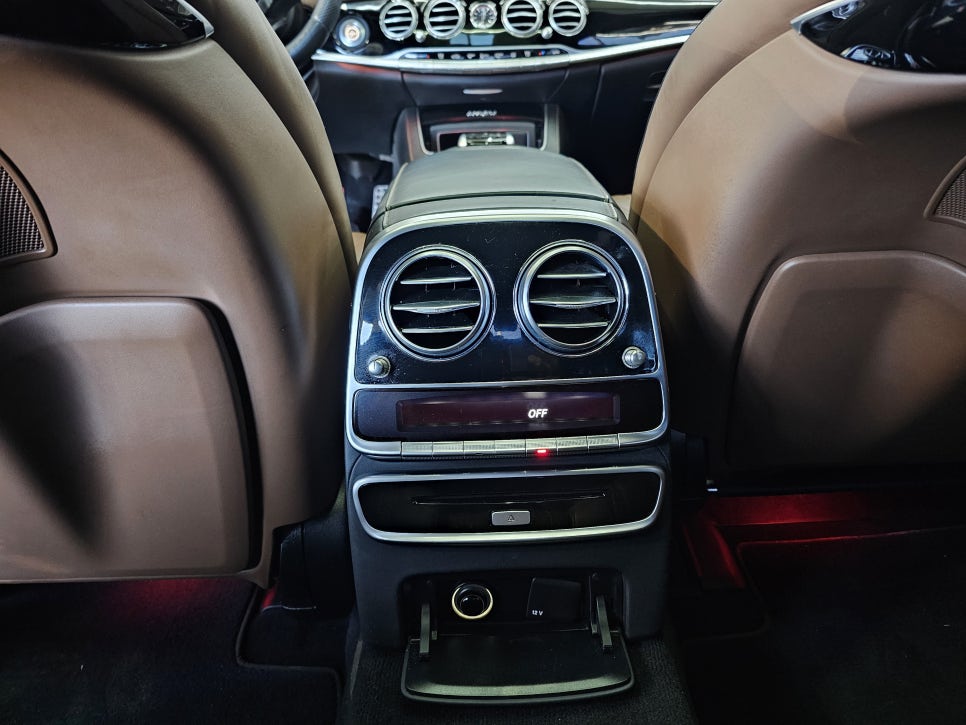 벤츠 s63amg - 송풍구 엠비언트(정품led) & 3D 부메스터
