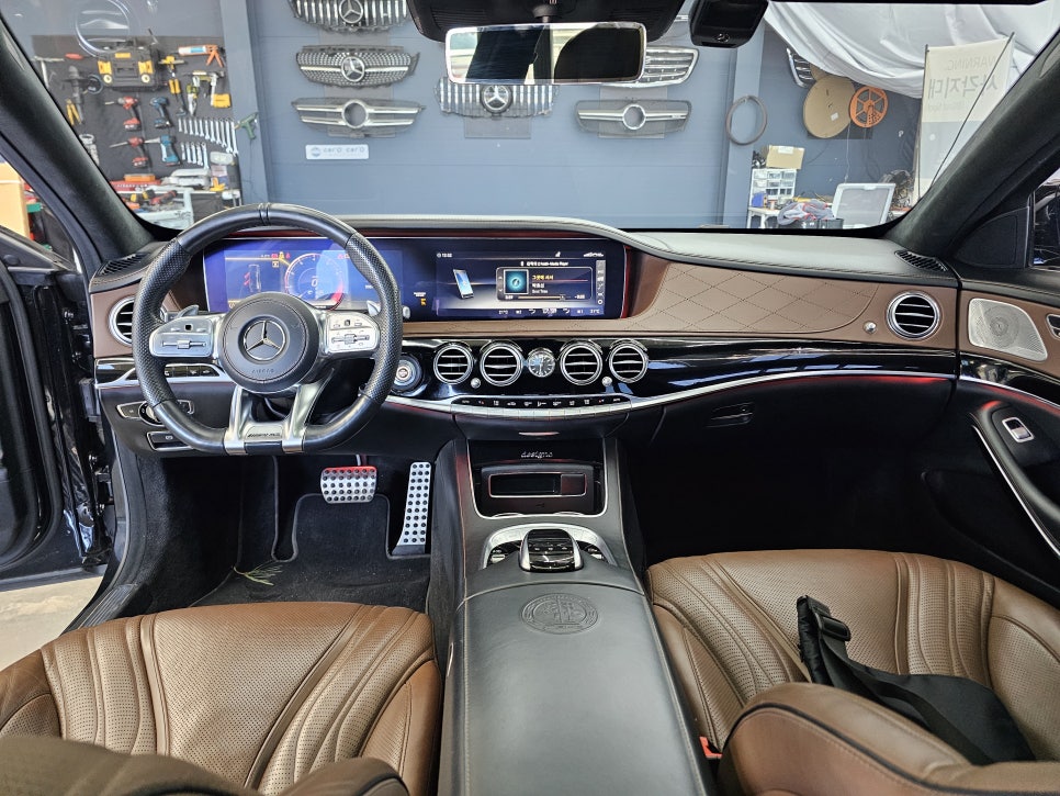 벤츠 s63amg - 송풍구 엠비언트(정품led) & 3D 부메스터