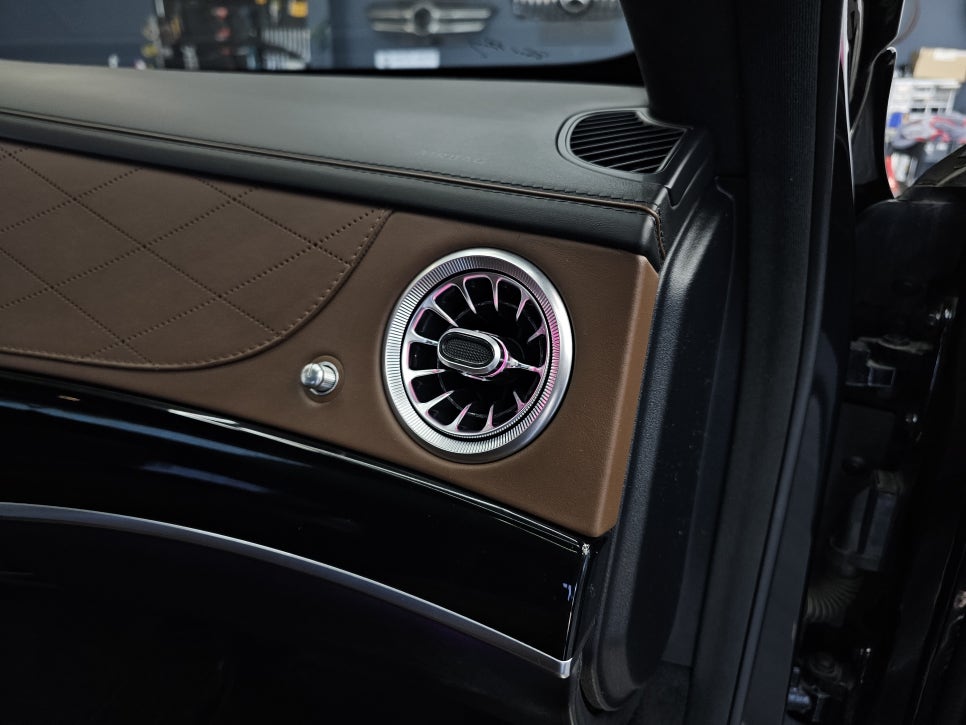 벤츠 s63amg - 송풍구 엠비언트(정품led) & 3D 부메스터