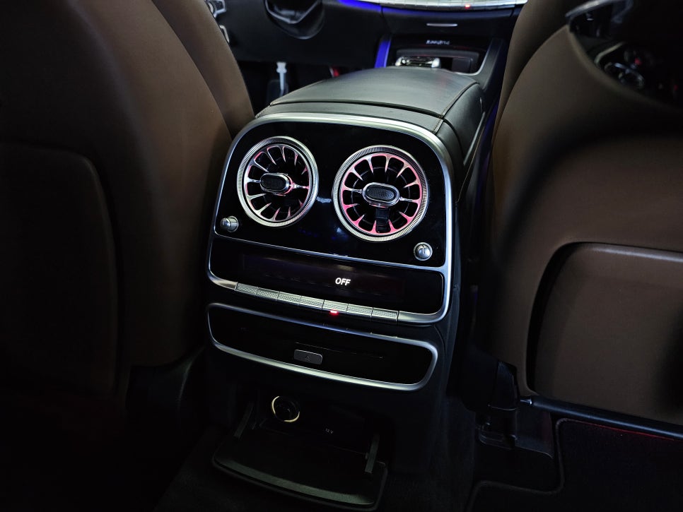 벤츠 s63amg - 송풍구 엠비언트(정품led) & 3D 부메스터
