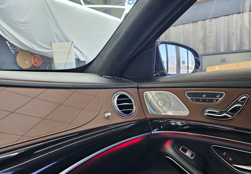벤츠 s63amg - 송풍구 엠비언트(정품led) & 3D 부메스터