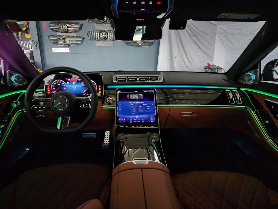 벤츠 S500 - 액티브 엠비언트 & 4d부메스터 & 천장부메스터 " 3종패키지 "