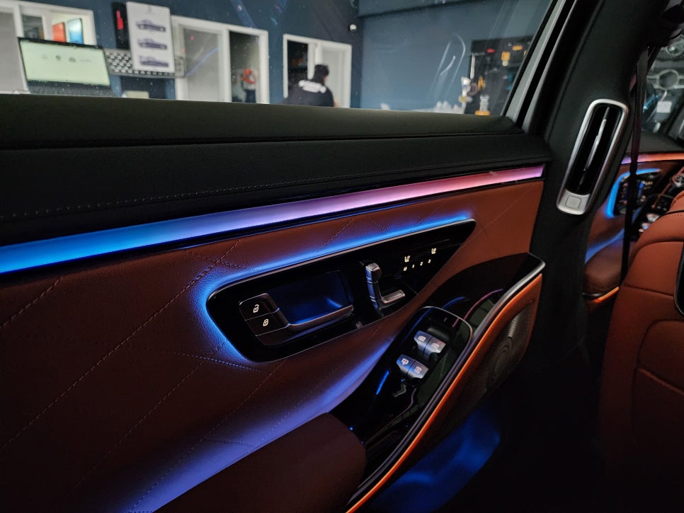 벤츠 S500 - 액티브 엠비언트 & 4d부메스터 & 천장부메스터 " 3종패키지 "