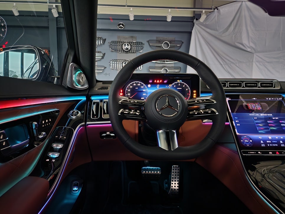 벤츠 S500 - 액티브 엠비언트 & 4d부메스터 & 천장부메스터 " 3종패키지 "