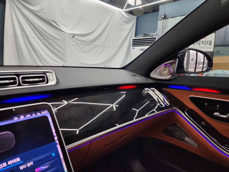 벤츠 S500 - 액티브 엠비언트 & 4d부메스터 & 천장부메스터 " 3종패키지 "