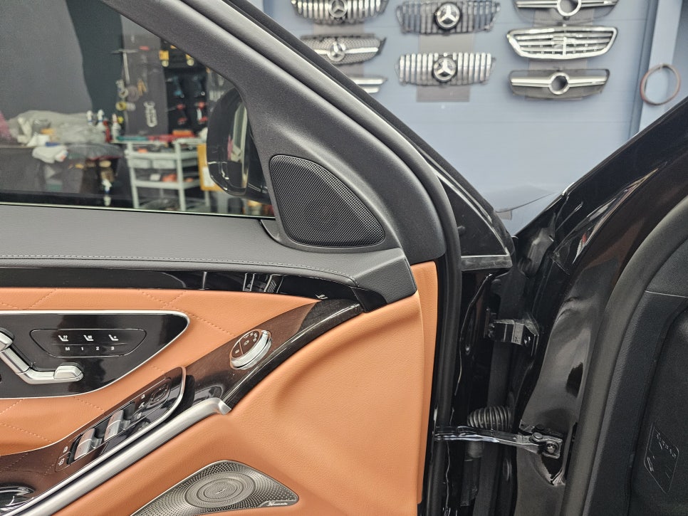 벤츠 S500 - 액티브 엠비언트 & 4d부메스터 & 천장부메스터 " 3종패키지 "