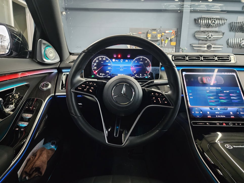 벤츠 S400 - 액티브엠비언트 & 정품 4d부메스터 " 환상의 인테리어를 위한 필수 아이템 "