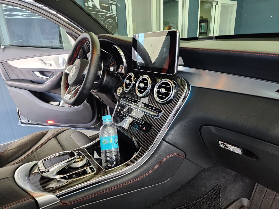 벤츠 Glc43amg - 64색 확장 및 광량업 " 신형 차량 부럽지 않아요~~ "