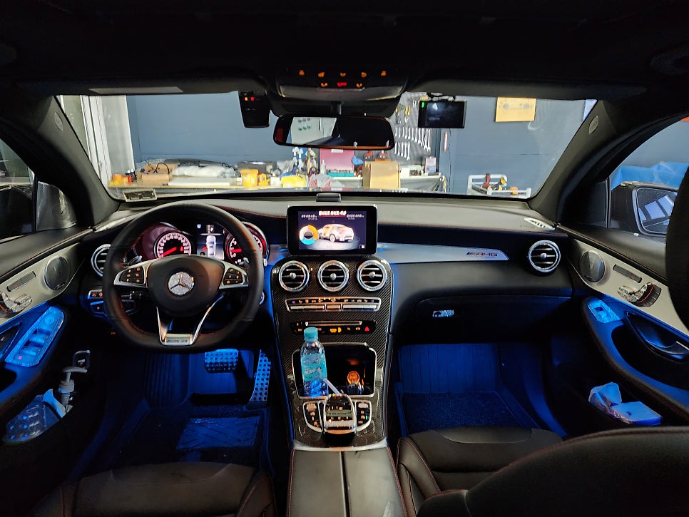 벤츠 Glc43amg - 64색 확장 및 광량업 " 신형 차량 부럽지 않아요~~ "