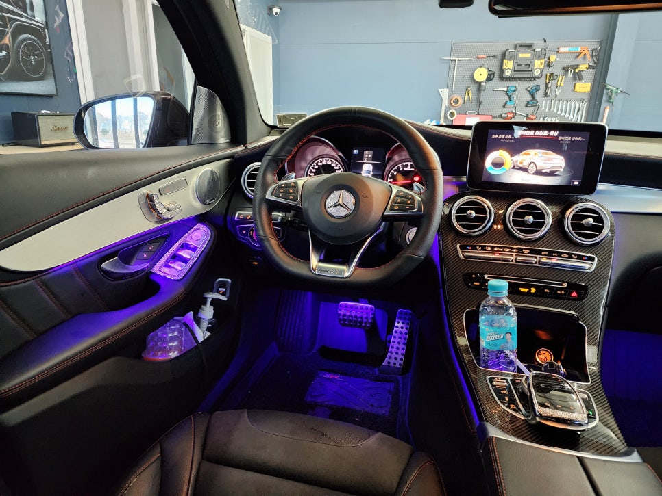 벤츠 Glc43amg - 64색 확장 및 광량업 " 신형 차량 부럽지 않아요~~ "