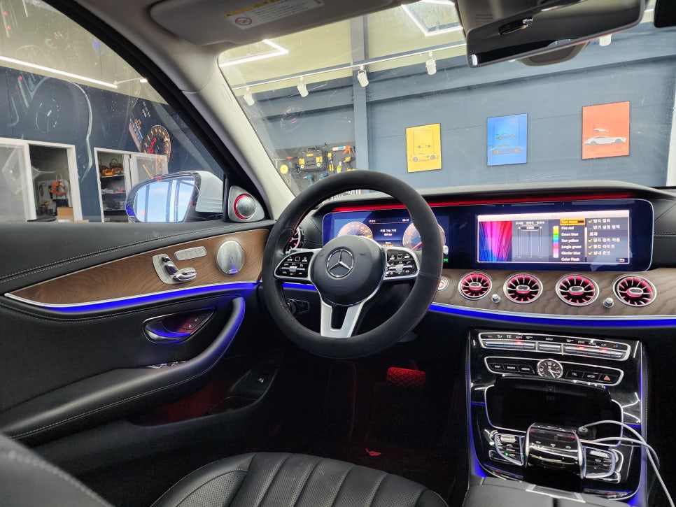 광주 최고 벤츠 레트로핏 성지 ]  벤츠 E클래스 - 송풍구 엠비언트 , 하이클라스 3d부메스터 " 정품 LED "