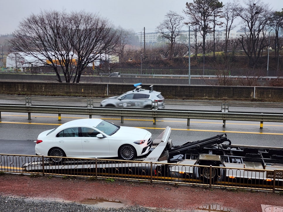 벤츠 W206 c300 - "  엠비언트 3종 시공"  송풍구, 데시보드라인, 도어엠비언트