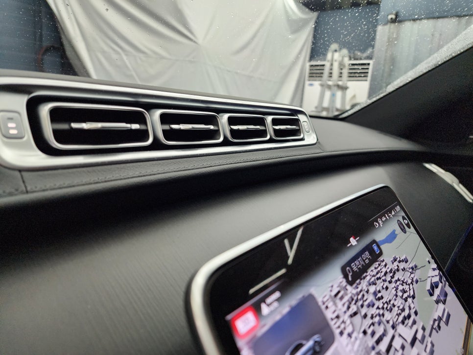 벤츠 S450 - 액티브 엠비언트 & 4d 부메스터 패키지 " 풍성해진 실내 인테리어를 위한 시공 "