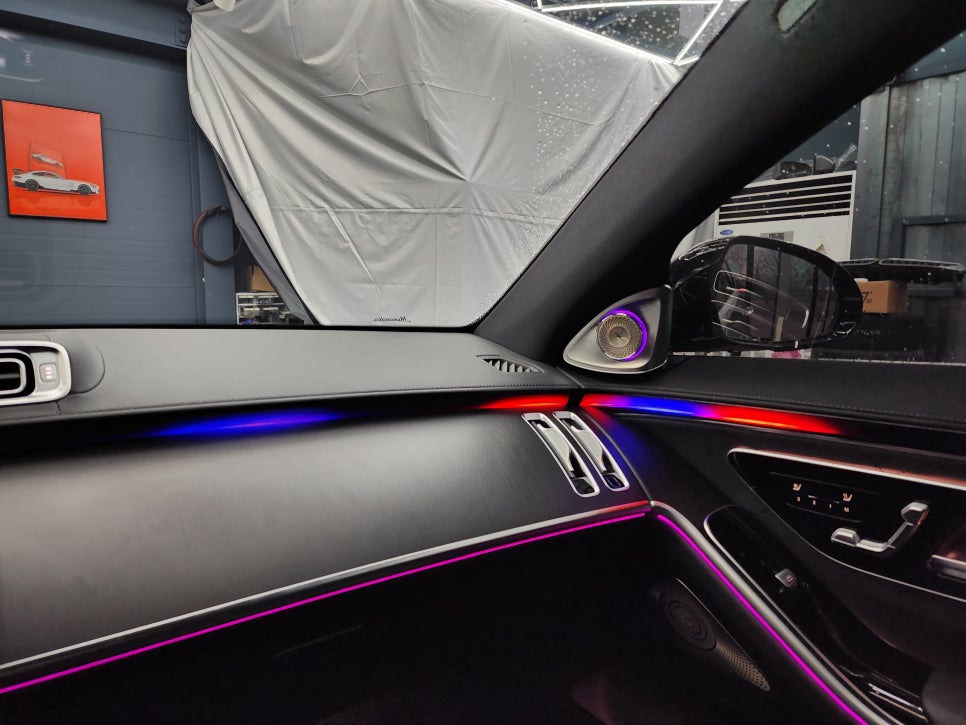 벤츠 S450 - 액티브 엠비언트 & 4d 부메스터 패키지 " 풍성해진 실내 인테리어를 위한 시공 "