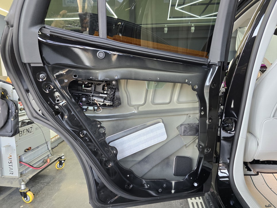 벤츠 EQE500 suv - 벤츠 정품 소프트 클로징 (고스트도어)